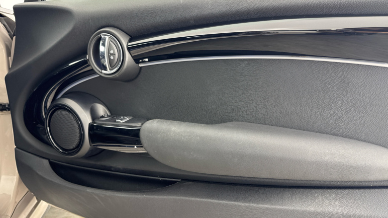 MINI Hatchback 1.5 Cooper Sport 3dr Auto Petrol Hatchback